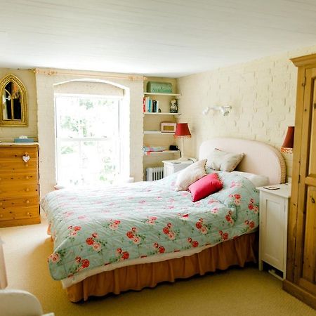 Cosy Cottage Ground Floor Bedroom Ensuite With Private Entrance Чічестер Екстер'єр фото